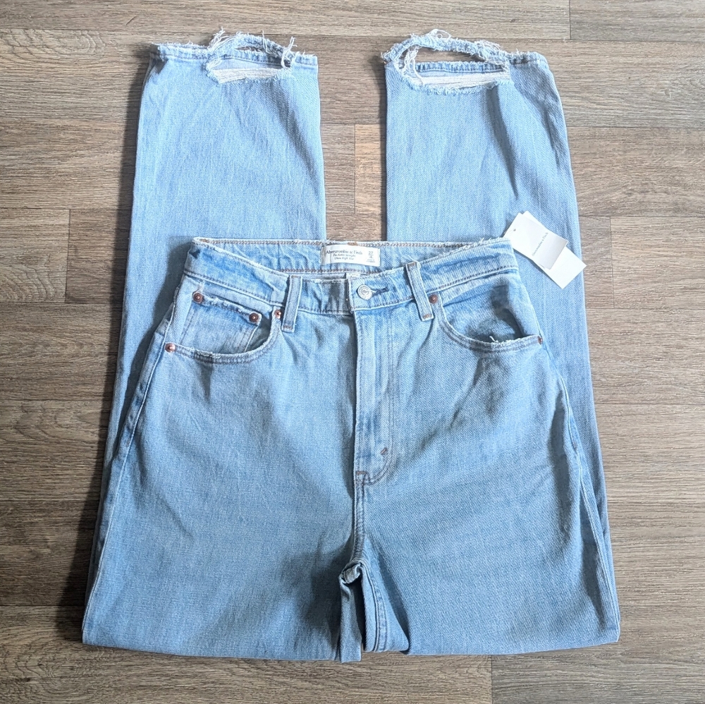 NWT Abercrombie The Ankle Straight Ultra High Rise Light Wash Denim Jean Size 27